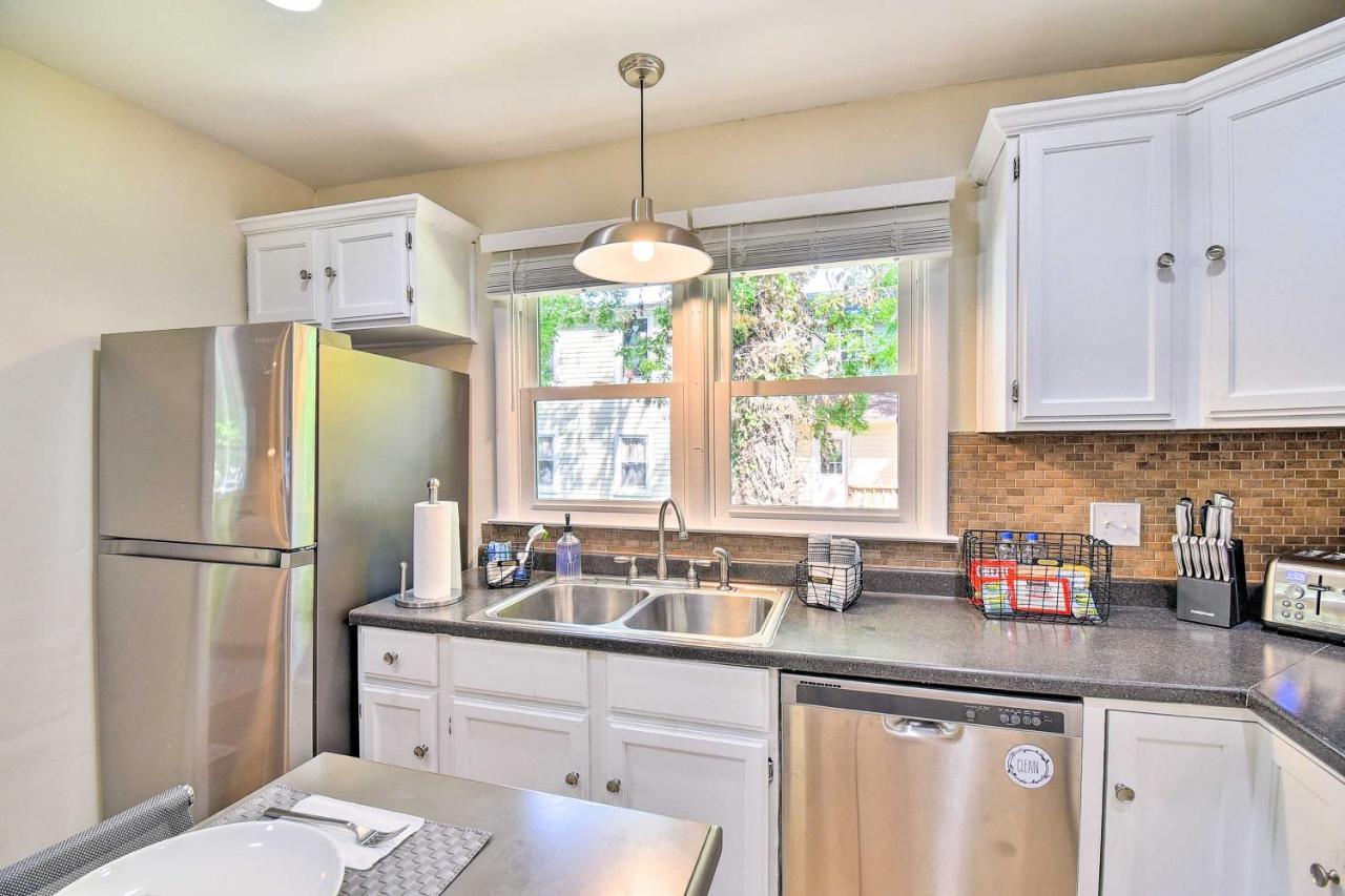 Charming Hampton Home With Yard 2 Mi To Beach! المظهر الخارجي الصورة
